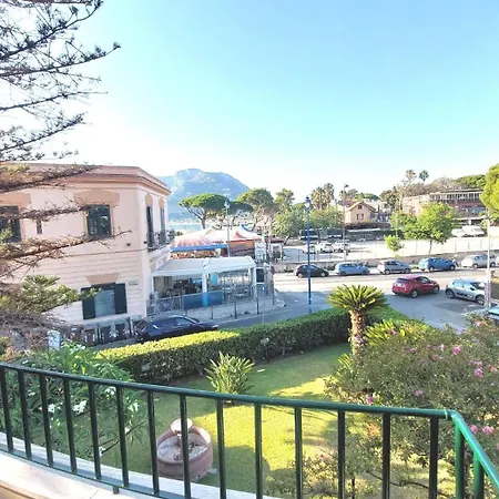 La Terrazza Del Sole Di Mondello Palermo