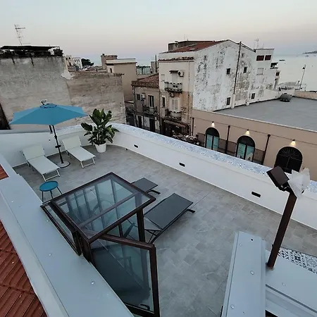 منزل للإقامة La Terrazza Del Sole Di Mondello باليرمو
