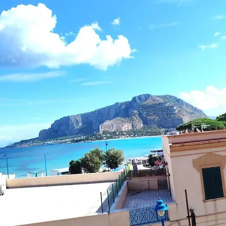 La Terrazza Del Sole Di Mondello Privatunterkunft
