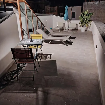 La Terrazza Del Sole Di Mondello Δωμάτια σε οικογενειακή κατοικία *
